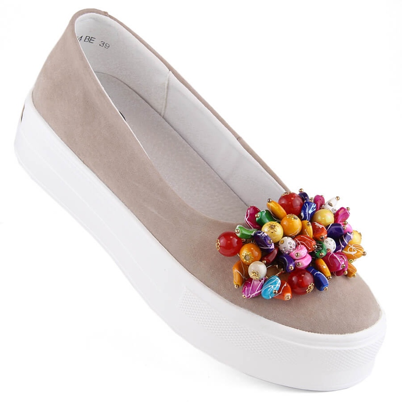 Naisten nahkaiset mokkanahkakengät alustalla helmillä, beige Filippo DP6024