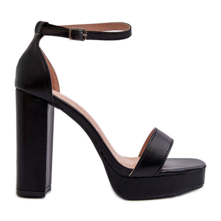 Mustat Trewenna korkeakorkoiset sandaalit