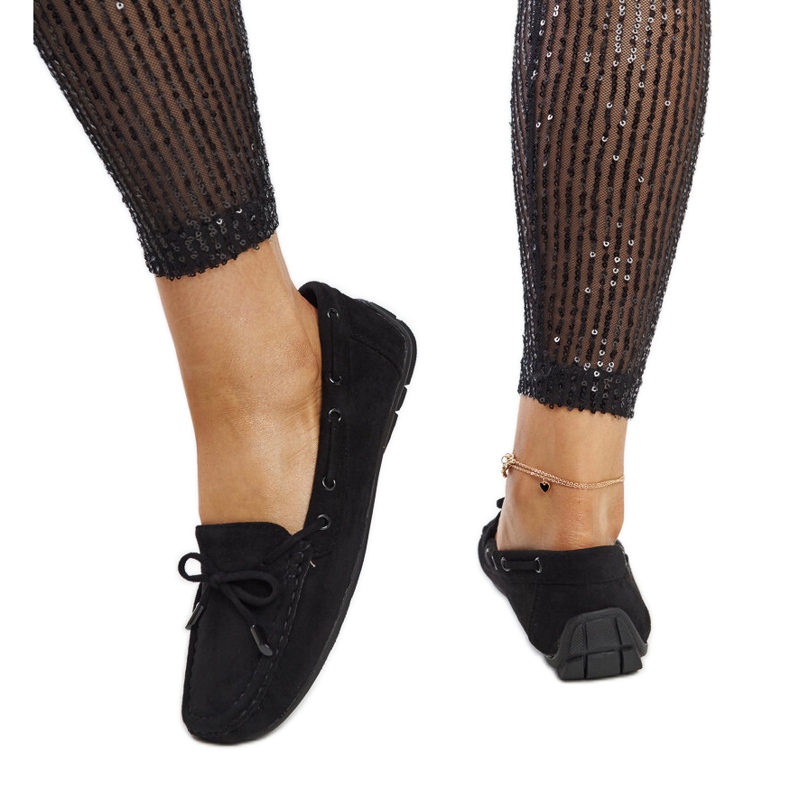 Hayam mustat mokasiinit rusetilla