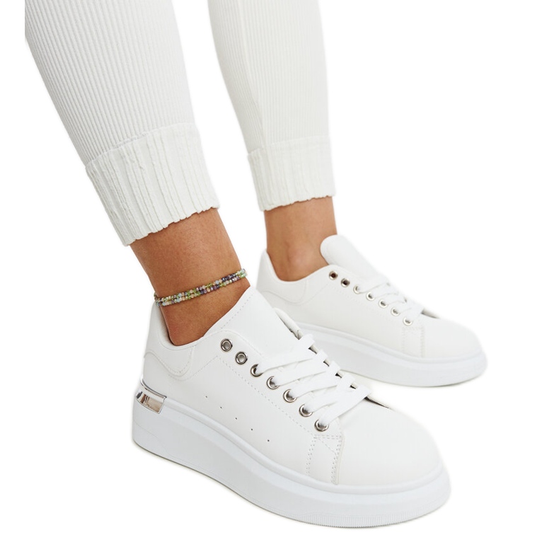 Valkoiset Meriana urheilukengät valkoinen