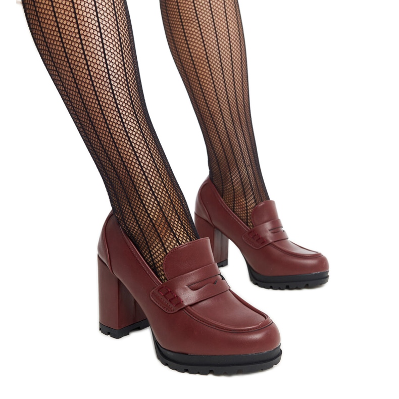 Saudan viininpunaiset korkokengät punainen