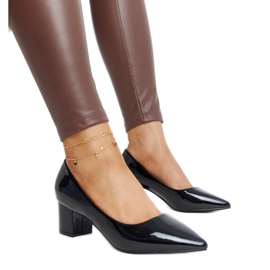 Mustat patentoidut Ognjenka-korkokengät