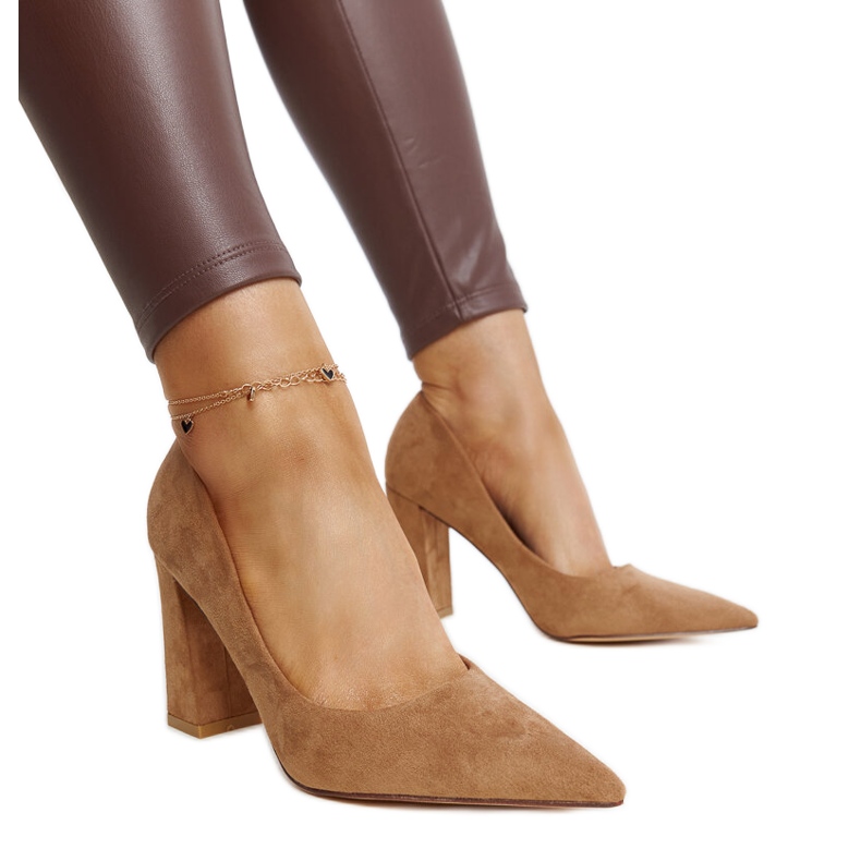 Leean ruskeat korkokengät