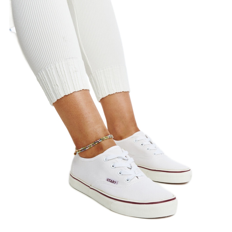 Klassiset valkoiset Erla-lenkkarit valkoinen