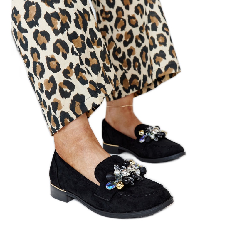 Mustat mokasiinit Dahera-koristeilla