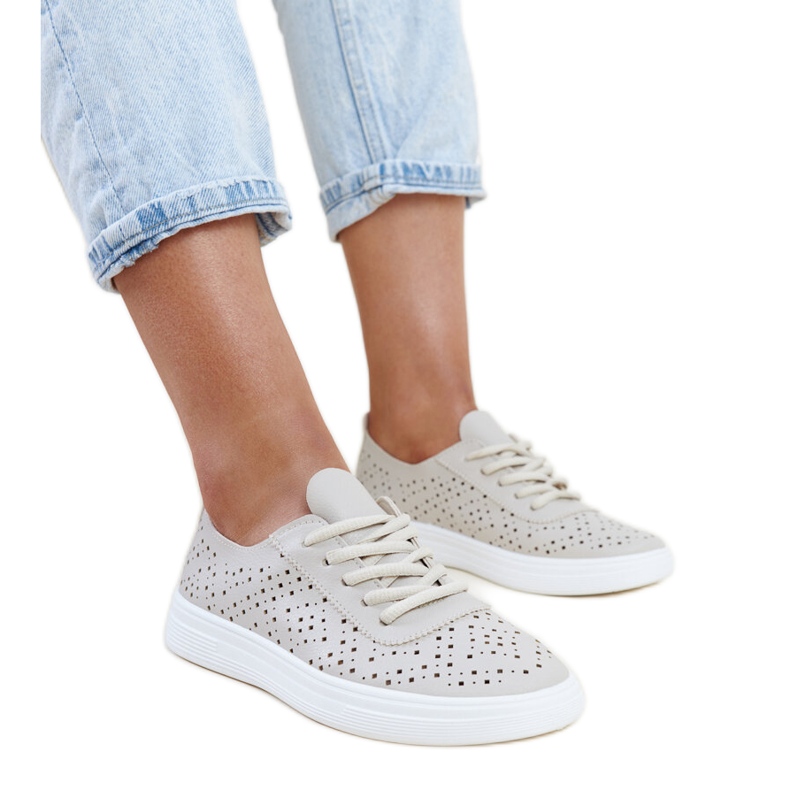 Beiget harjakattoiset Manoek-lenkkarit