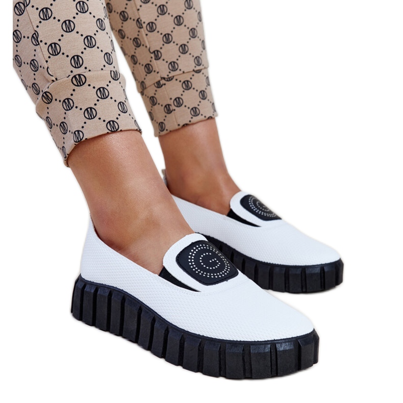 Valkoiset kengät massiivisella Teska-pohjalla valkoinen