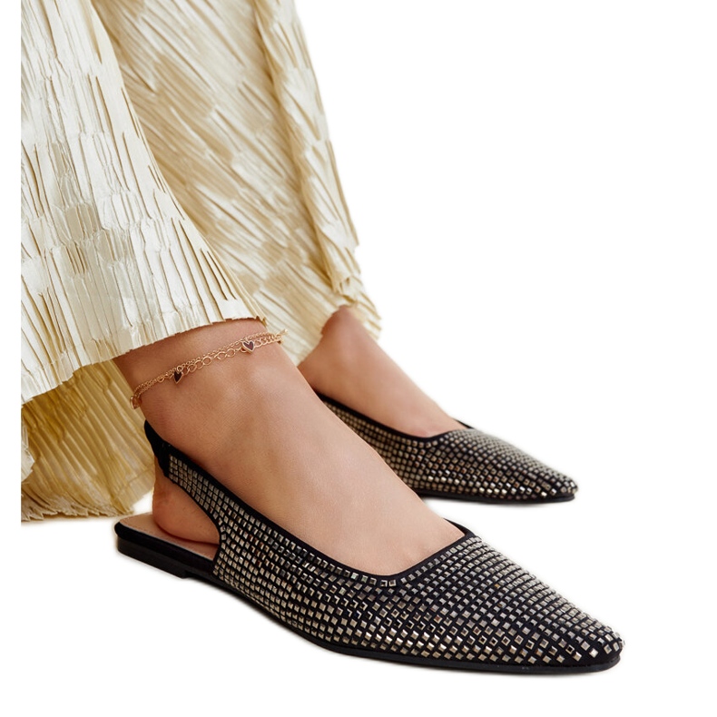 Nadiana kiiltävät mustat avokorkoiset sandaalit