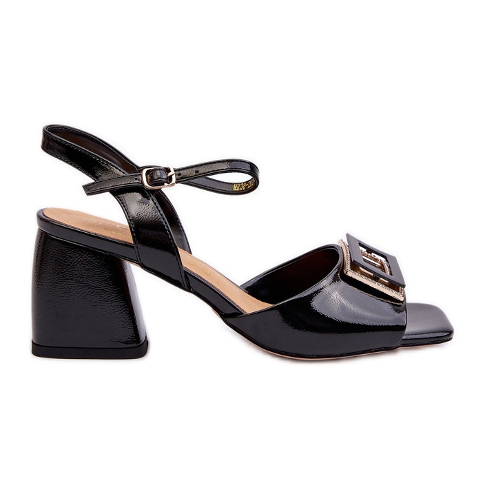 S.Barski Tyylikkäät kiiltonahkasandaalit koristeellisella mustalla D&amp;A MR38-202