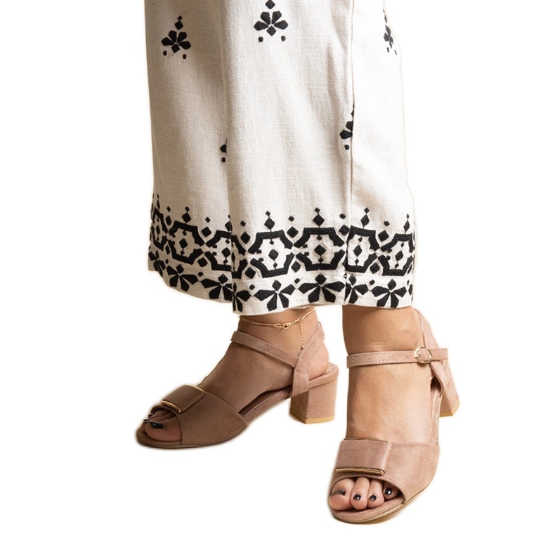 Frederican tummanbeiget matalakorkoiset sandaalit