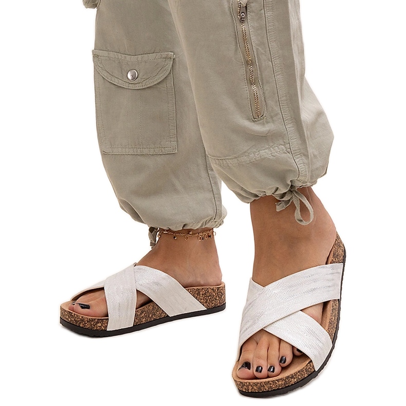 Tossut, joissa Ribera kiiltävä korkkipohja valkoinen