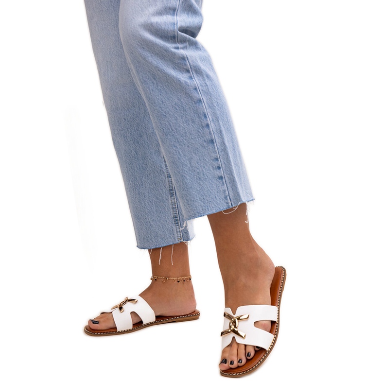 Valkoiset varvastossut, joissa Razanna-solki valkoinen