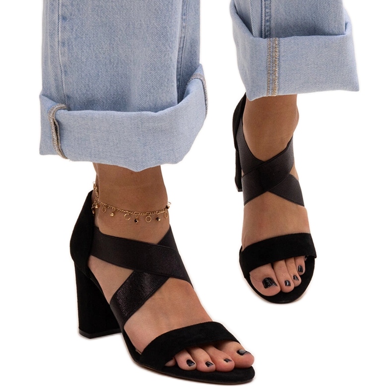 Evento Mustat korkeakorkoiset sandaalit, joissa nahkainen Sewim-pohjallinen