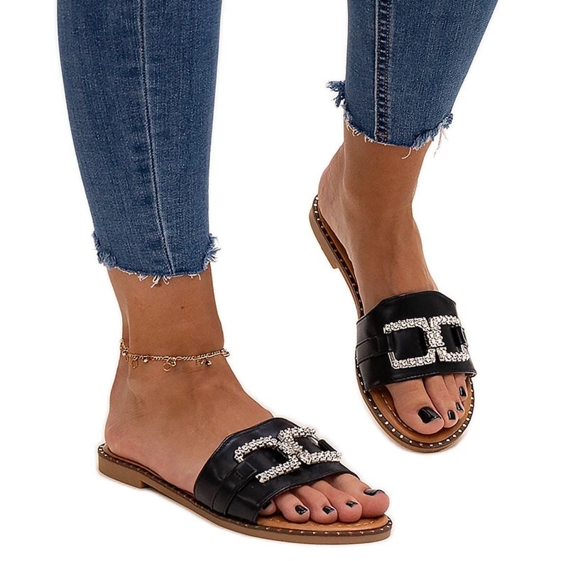 Mustat varvastossut koristeellisella soljella, Rochaela