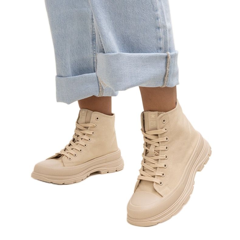 News Rosalinda korkeabeiget massiiviset lenkkarit