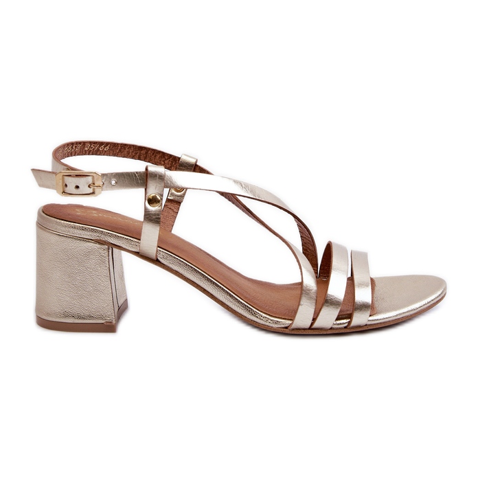 Nahkasandaalit matalakorkoisella Maciejka 06653-25 kultaa kultainen