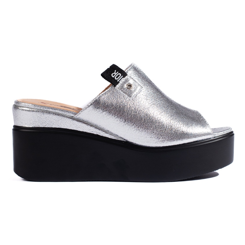 Hopeanväriset kiilakorkokengät