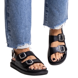 Basheran mustat alustasandaalit