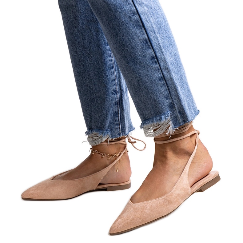 Leaia nauhalliset beige-balettihousut avoimella kantapäällä