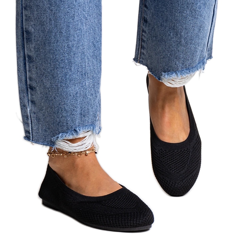 Mustat kankaiset balettiasut Yafialta