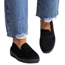 Mikailan mustat slip-on lenkkarit