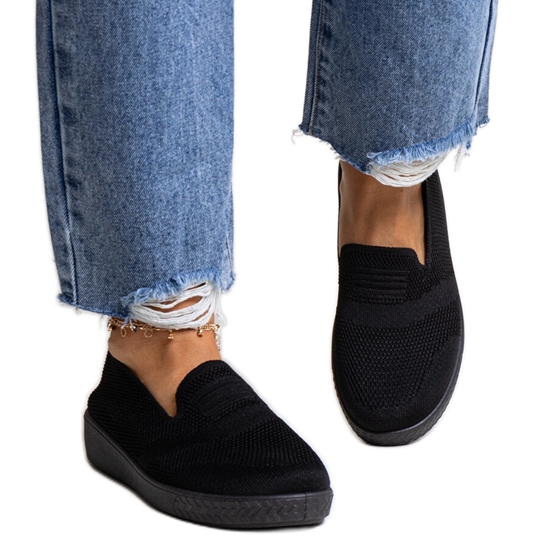 Mikailan mustat slip-on lenkkarit