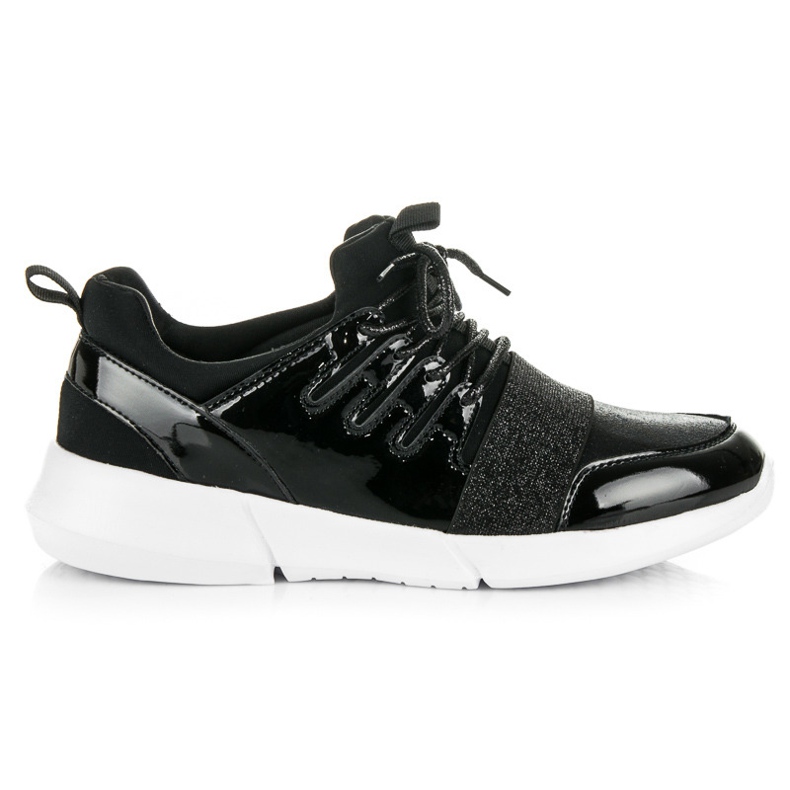 Lakatut urheilukengät musta