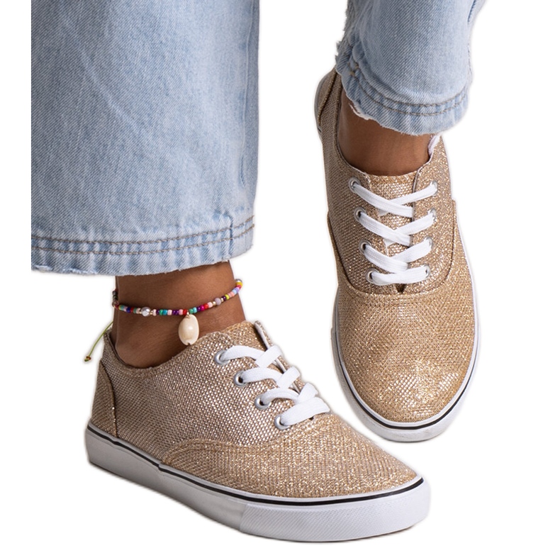 Kullankiiltävät Carroline-lenkkarit kultainen