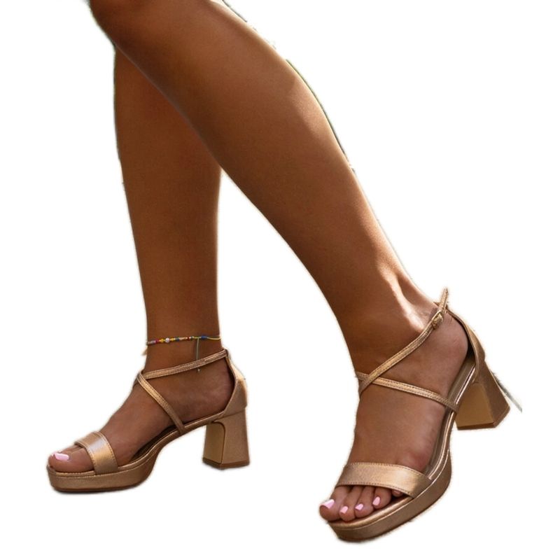 Husnen vaaleanpunaiset korkokengät kultainen