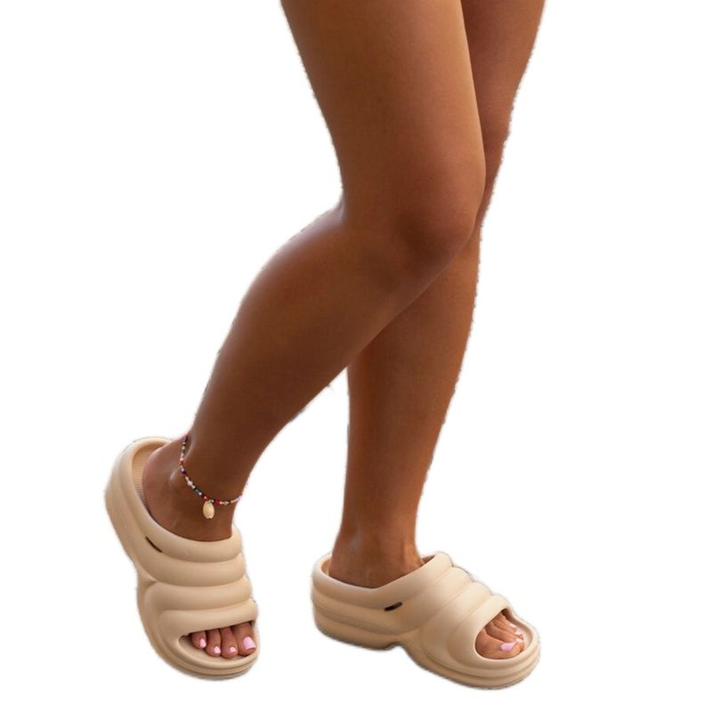 Tummanbeiget massiiviset Amina varvastossut