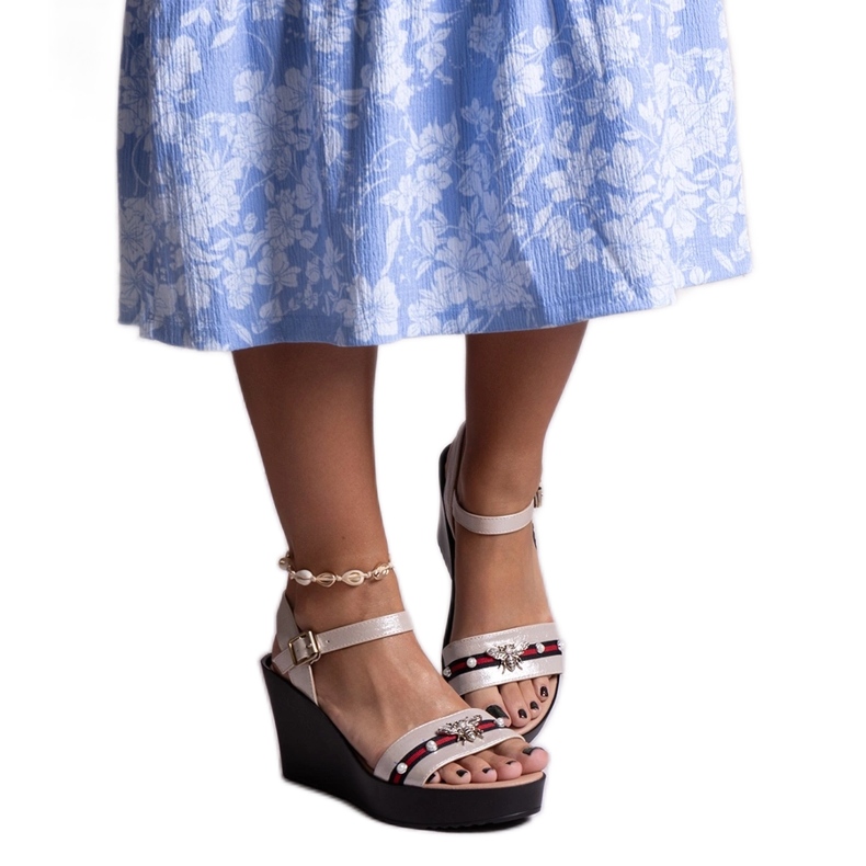 Farah kultaiset kiila sandaalit kultainen