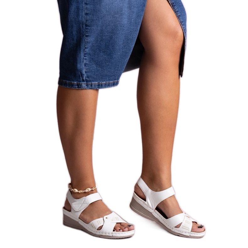 Valkoiset Kirane matalakiila-sandaalit valkoinen