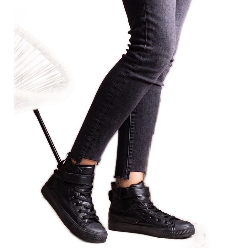 Mustat korkeat lenkkarit Bonbonita ekonahasta