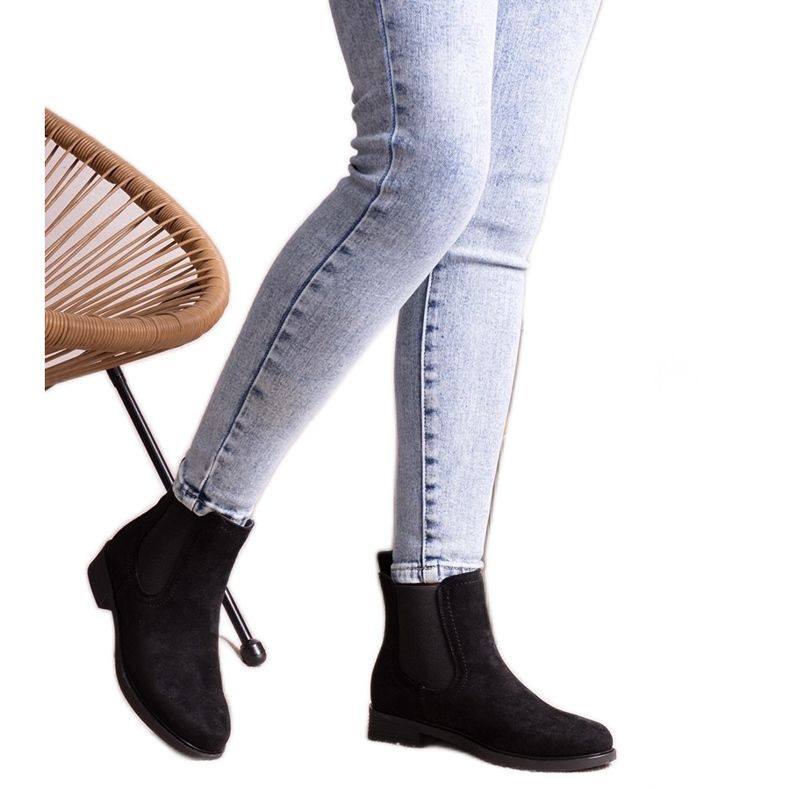 Samiranin mustat nilkkurit