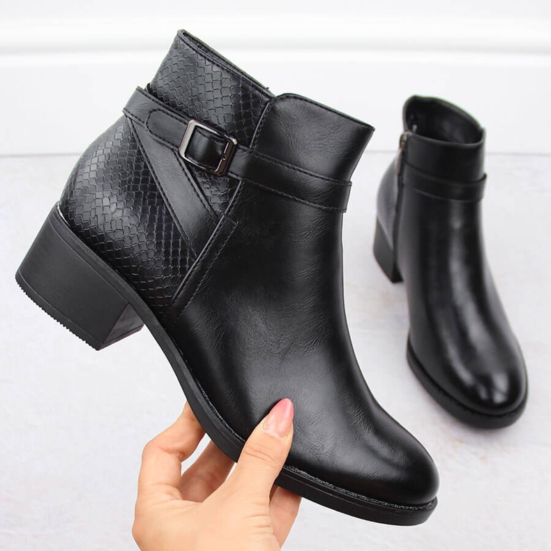 Naisten eristetyt korkeakorkoiset saappaat, mustat Potocki 12280