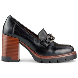 Mustat mokasiinit, joissa paksumpi kantapää ja matalat kengät