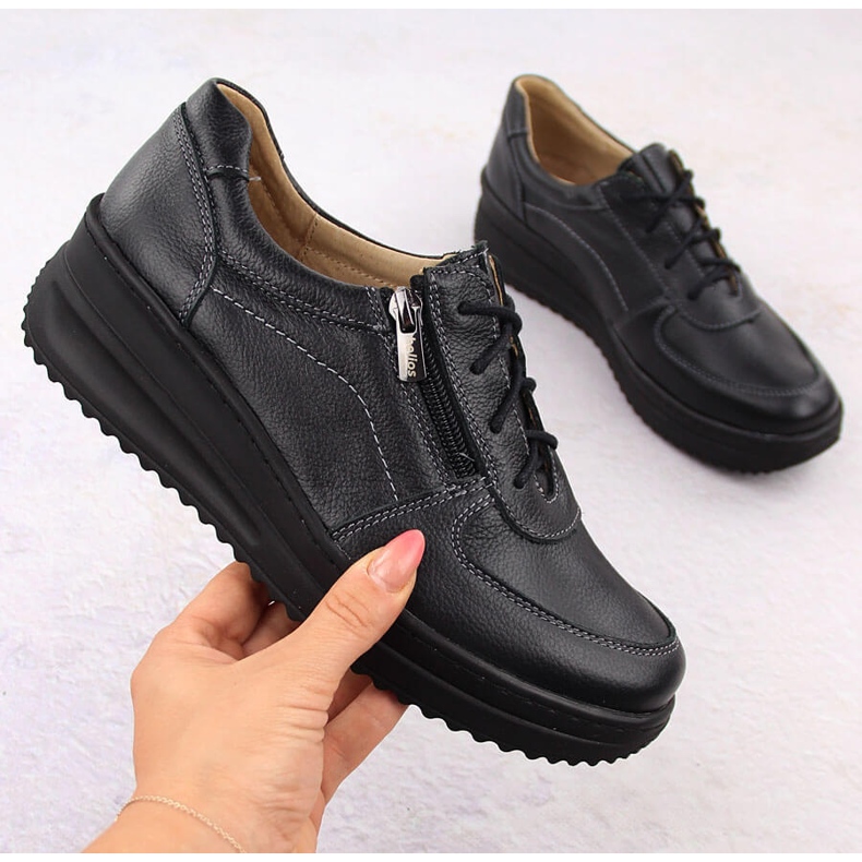 Naisten mukavat mustat nahkakengät Helios 419