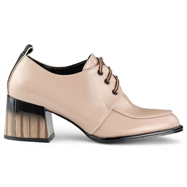 Lakatut beigenväriset nilkkurit punaisella kantapäällä, tyylikkäät naisten kengät