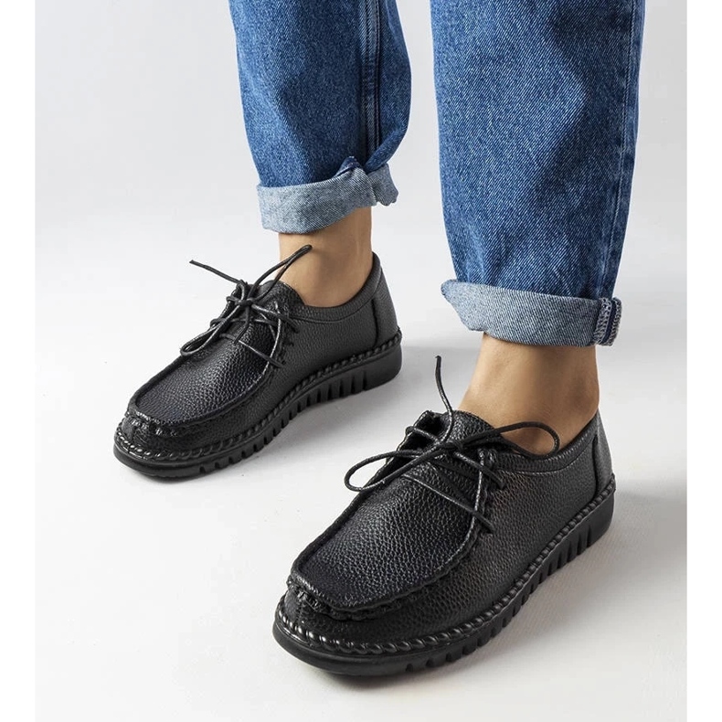 Naisten mustat nahkatyöläiset paksulla pohjalla, luonnonnahkaa