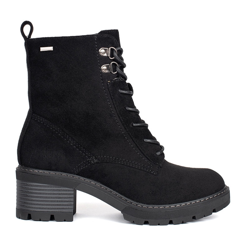 Mustat mokkanahkaa solmittavat nilkkurit