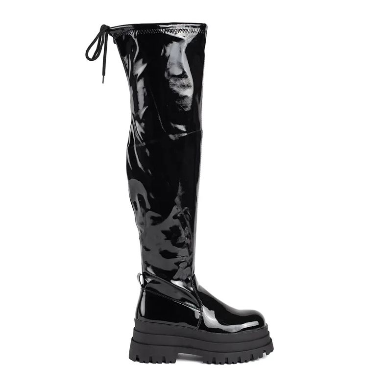 Seastar Mustat patenttimuskettisoturit lavalla