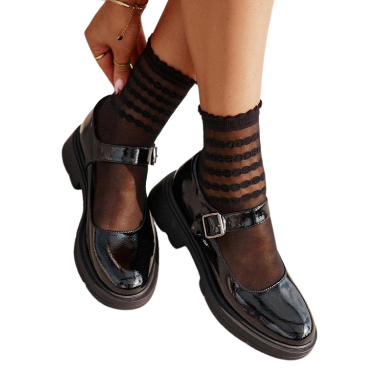 Naisten kiiltonahkakengät vyöllä, musta Vinceza 62179