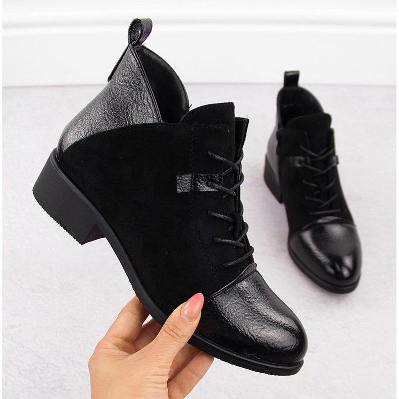 M. DASZYŃSKI Naisten mokkaeristetyt mustat nilkkurit M.Daszyński MR2458-7