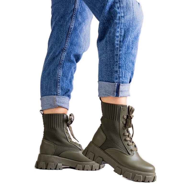 Zogban vihreät saappaat joustavalla päällisellä