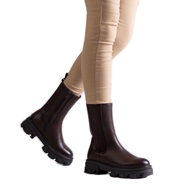 Ruskeat korkeat nilkkurit Manera ekonahasta