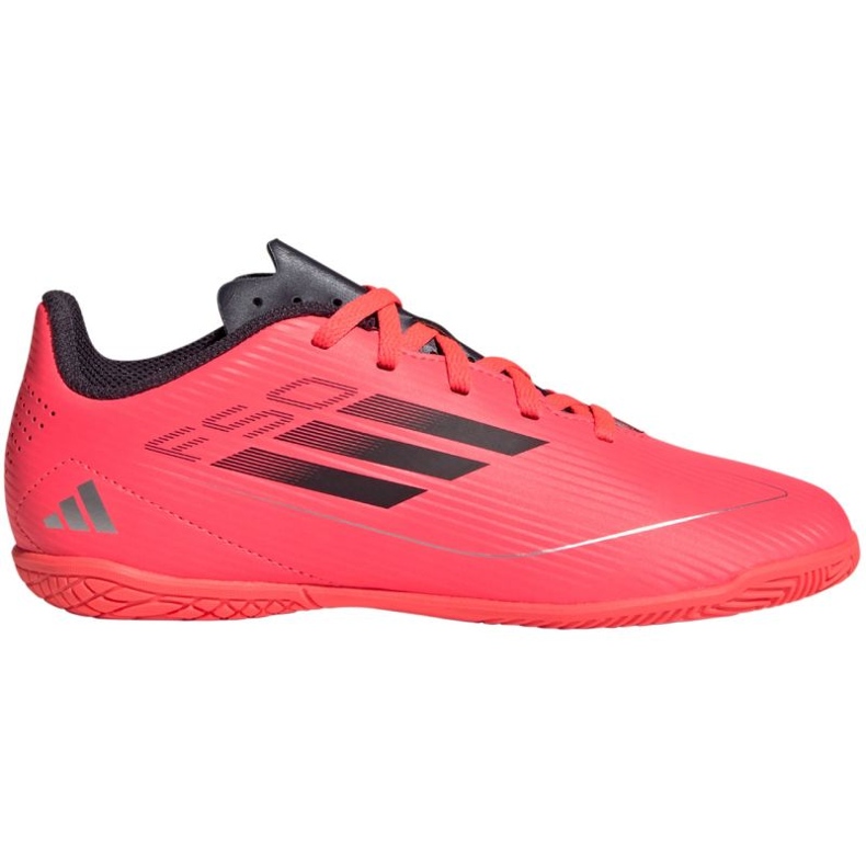 Adidas F50 Club IF1393 jalkapallokengissä punainen