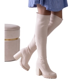 Lija pitkät, beigenväriset korkokengät