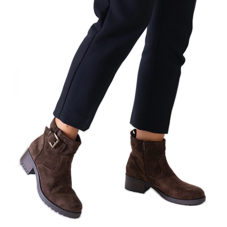 Ruskeat nilkkurit, joissa metallisisäke matalassa kantapäässä, ekologinen mokkanahka Nadiara