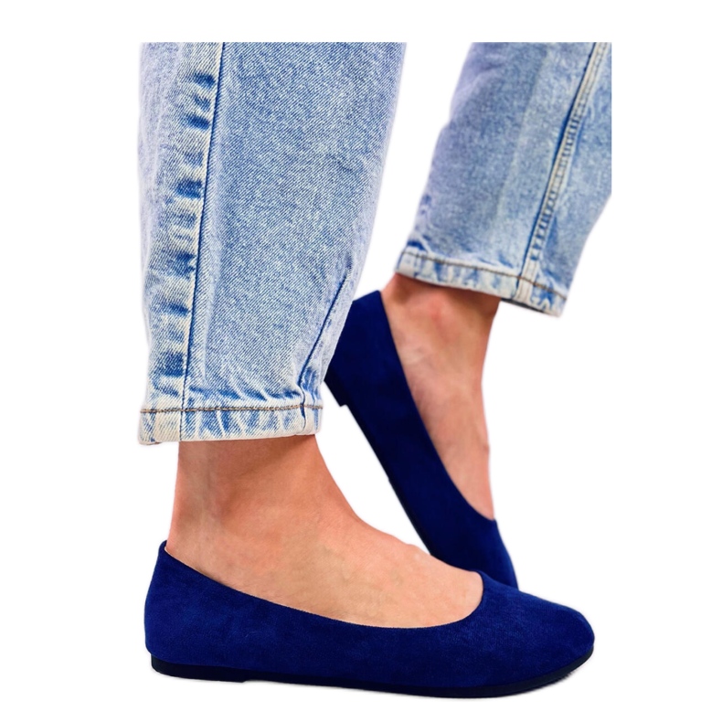 Klassinen sininen mokkanahkainen balettiasunto