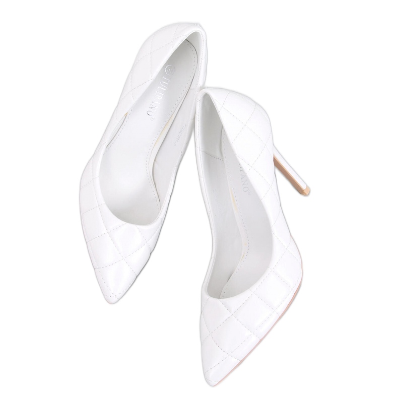 Valkoiset tikatut stiletto-korkopumput valkoinen
